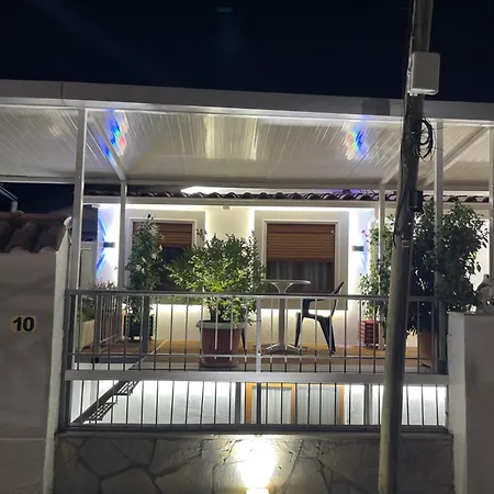 דירה Katalea Gjirokastër